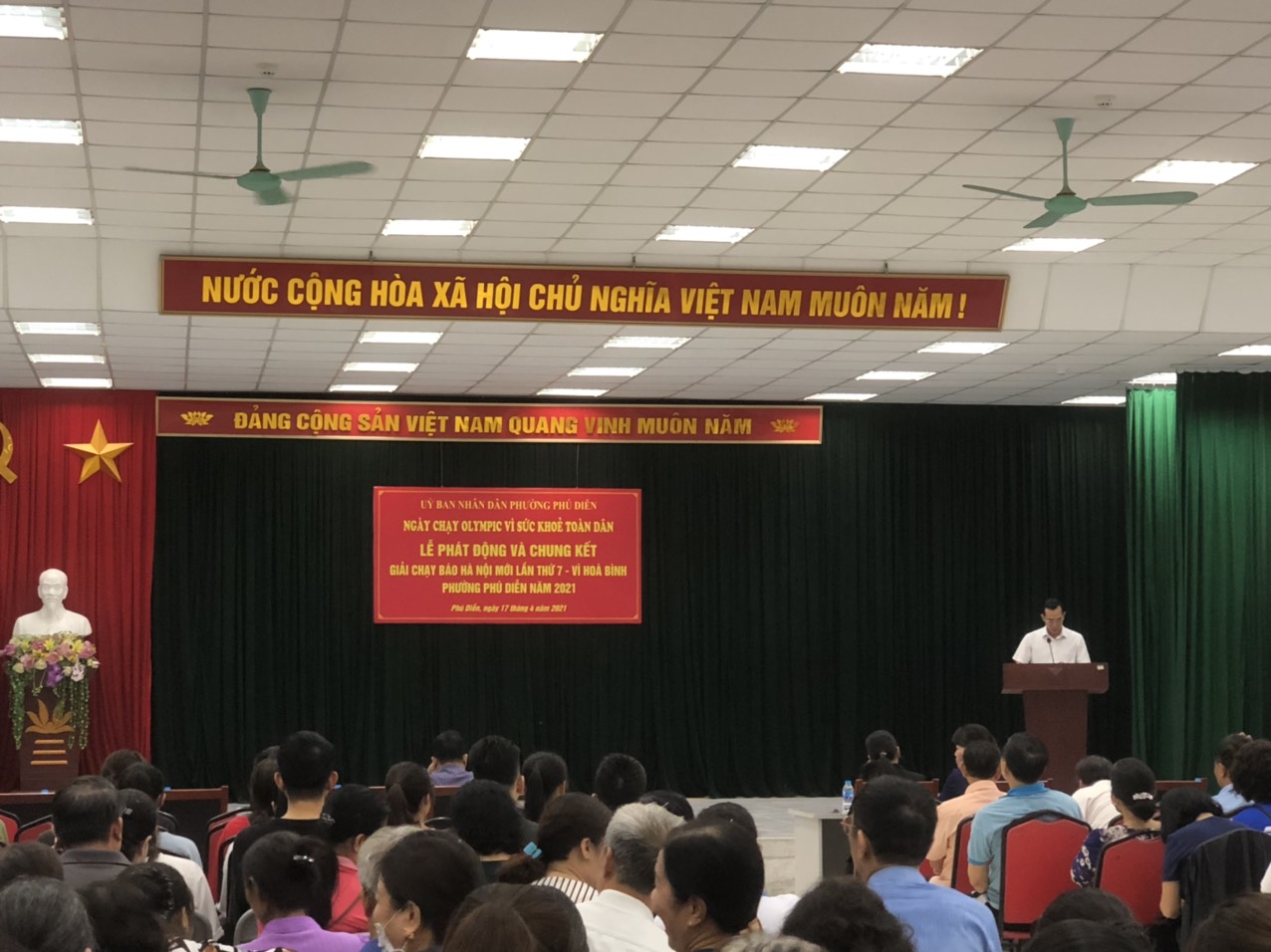 Phường Phú Diễn tổ chức Lễ phát động Ngày chạy Olympic – Vì sức khỏe toàn dân và Giải chạy báo Hà Nội mới – Vì hòa bình lần thứ 7